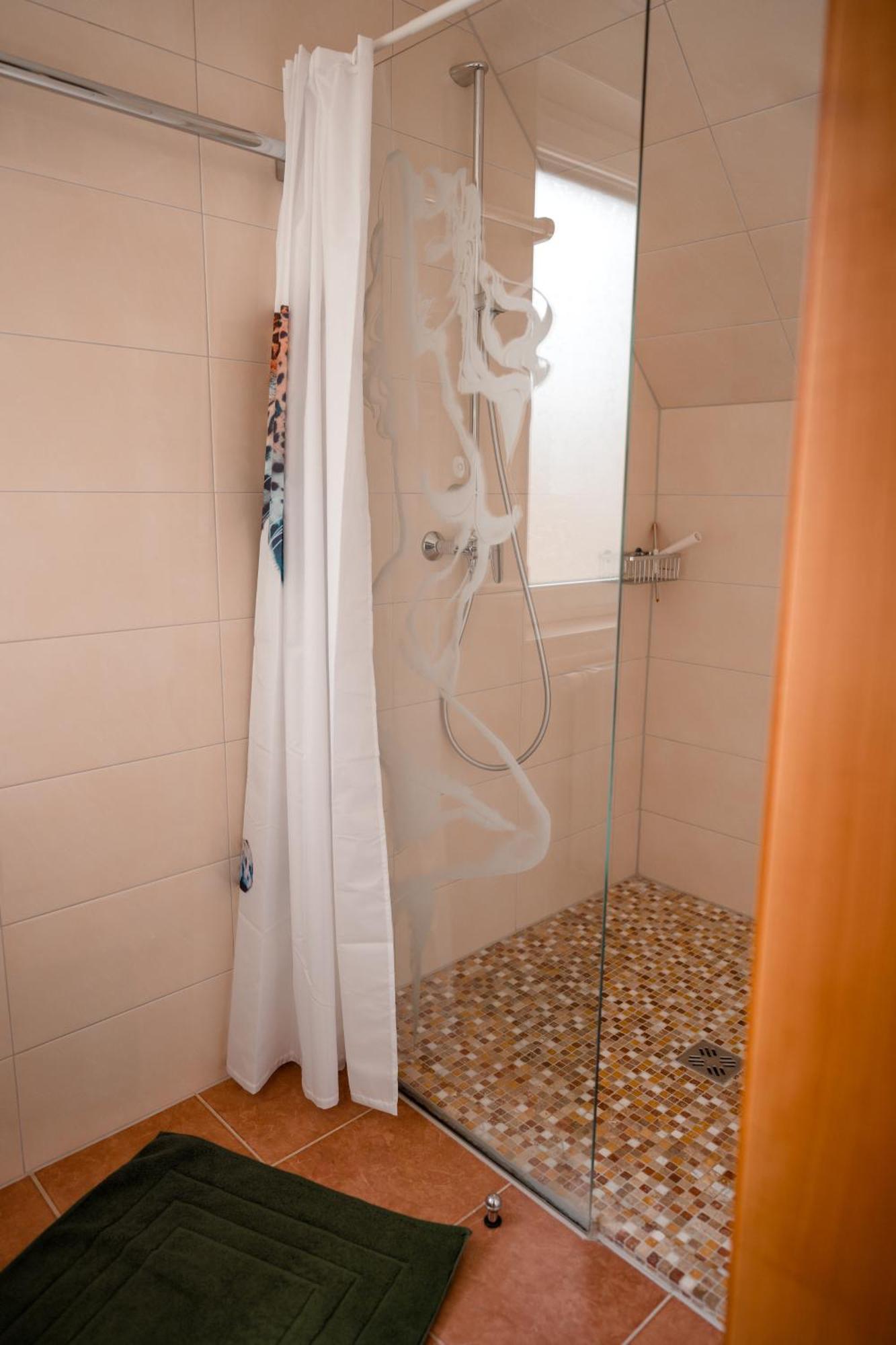 Urlaub Fuer Mensch Und Tier - Appartements Pirkhof Portschach am Worthersee Bagian luar foto
