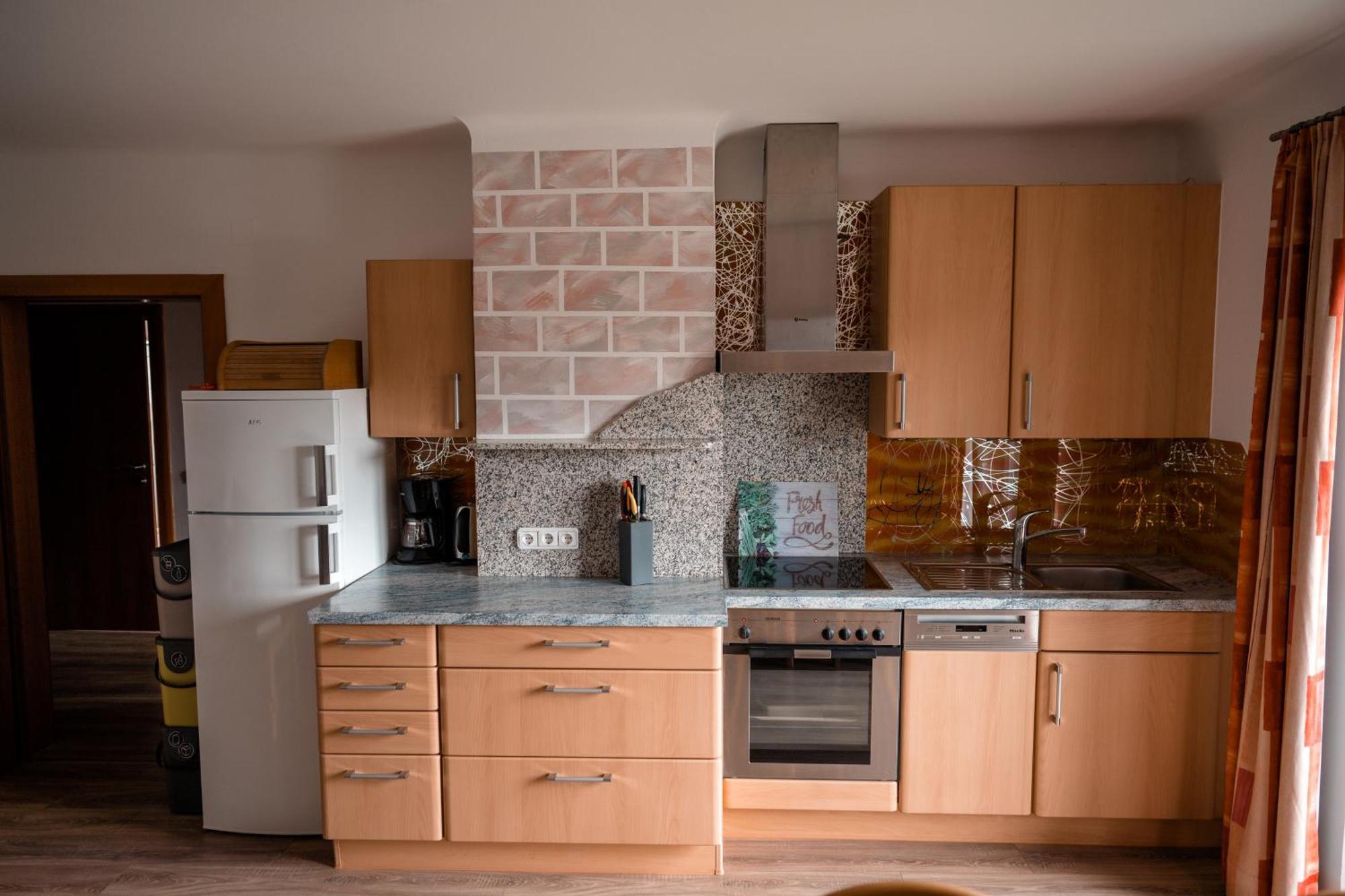 Urlaub Fuer Mensch Und Tier - Appartements Pirkhof Portschach am Worthersee Bagian luar foto